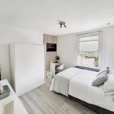 Modern Room In Centrally Located Apartment - Room 4 Londen Buitenkant foto